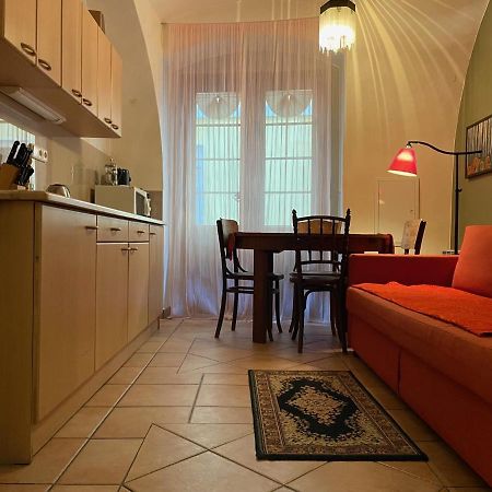 Mala Strana Apartment 1 ปราก ภายนอก รูปภาพ