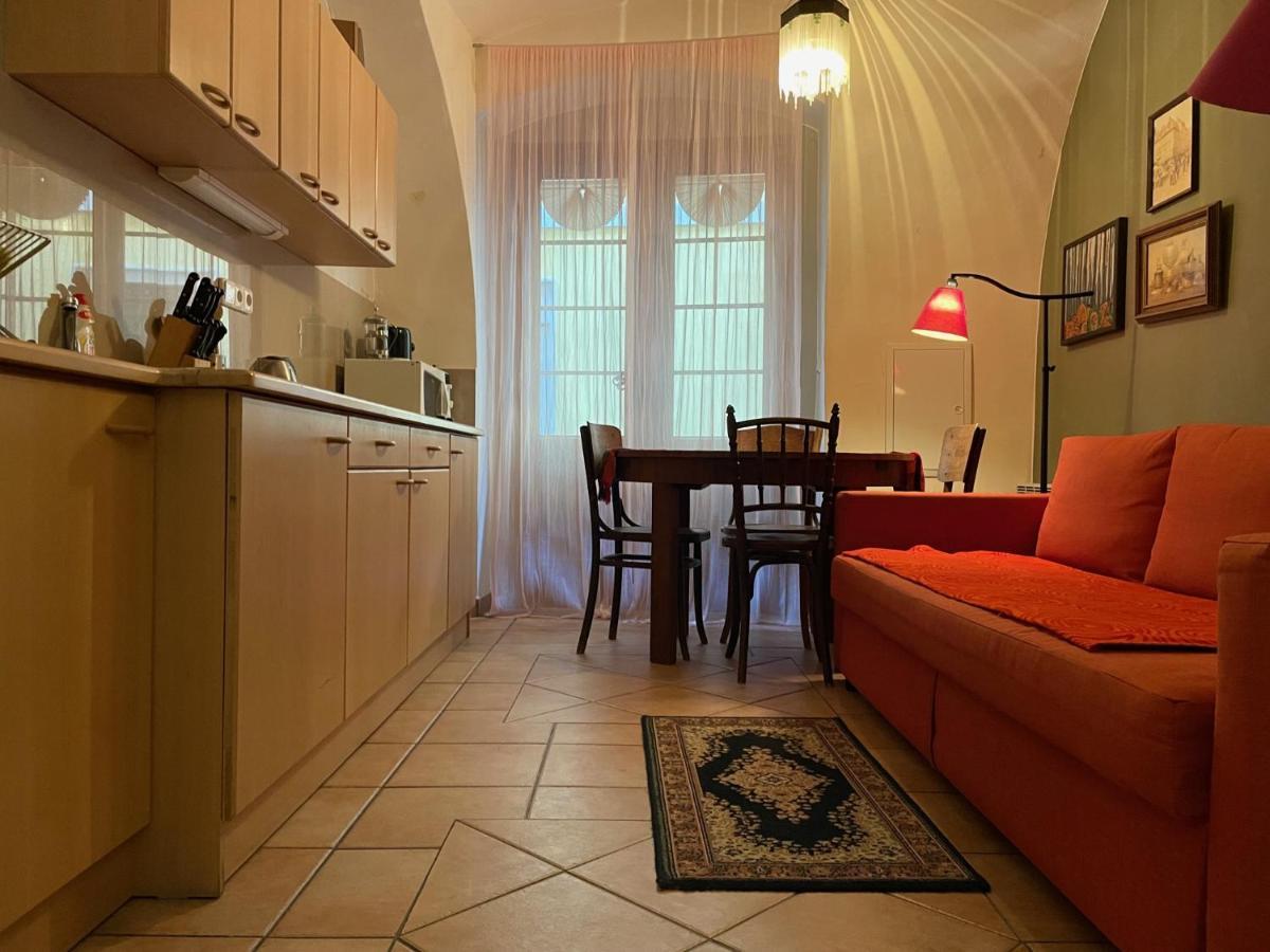 Mala Strana Apartment 1 ปราก ภายนอก รูปภาพ