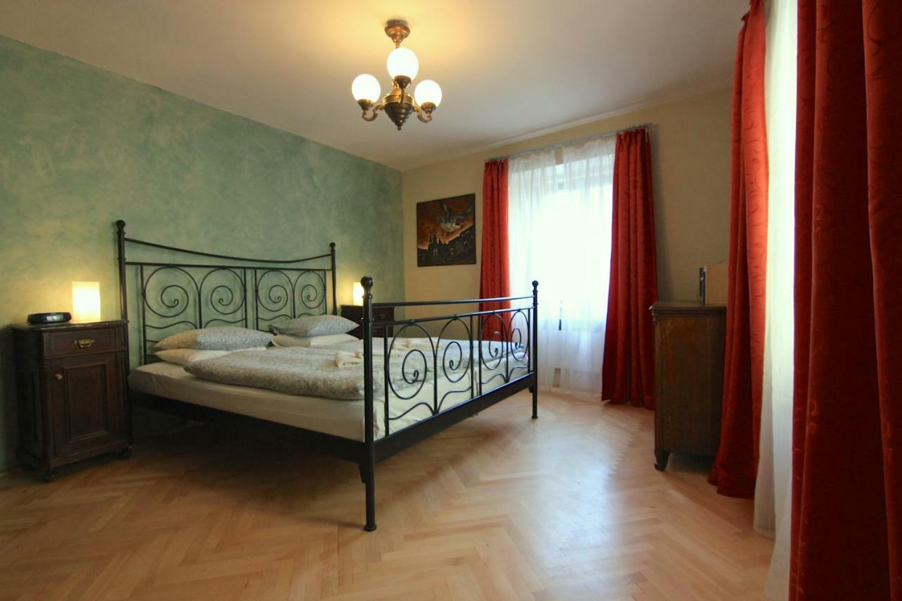 Mala Strana Apartment 1 ปราก ภายนอก รูปภาพ
