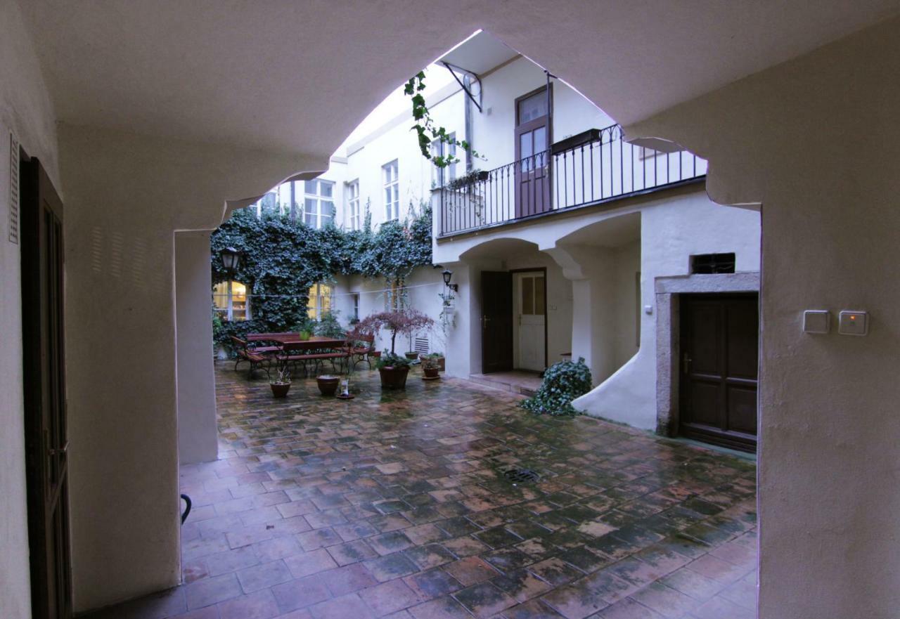 Mala Strana Apartment 1 ปราก ภายนอก รูปภาพ